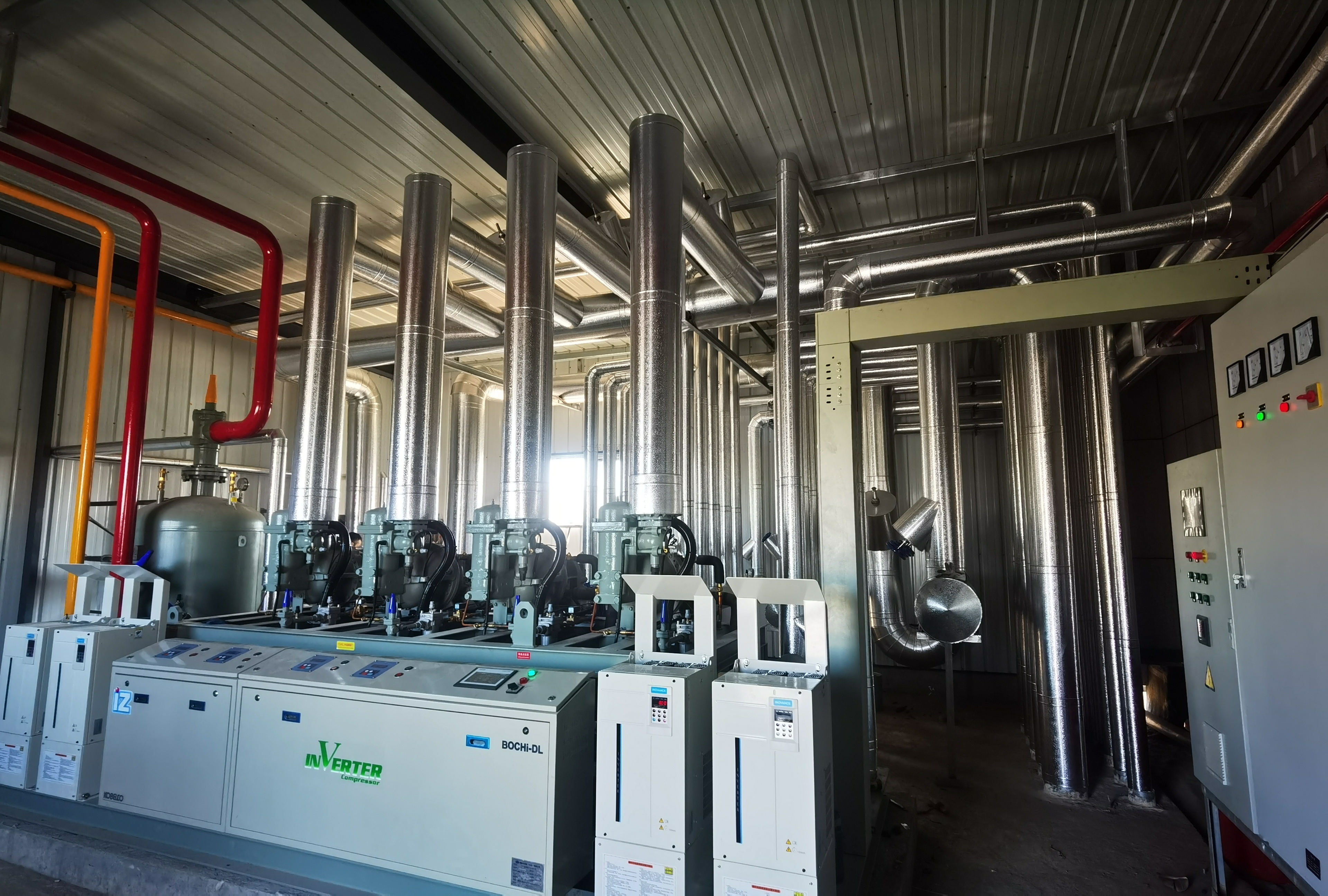 大(dà)連東方置業(yè)集團金(jīn)三角市場(chǎng)冷(lěng)庫