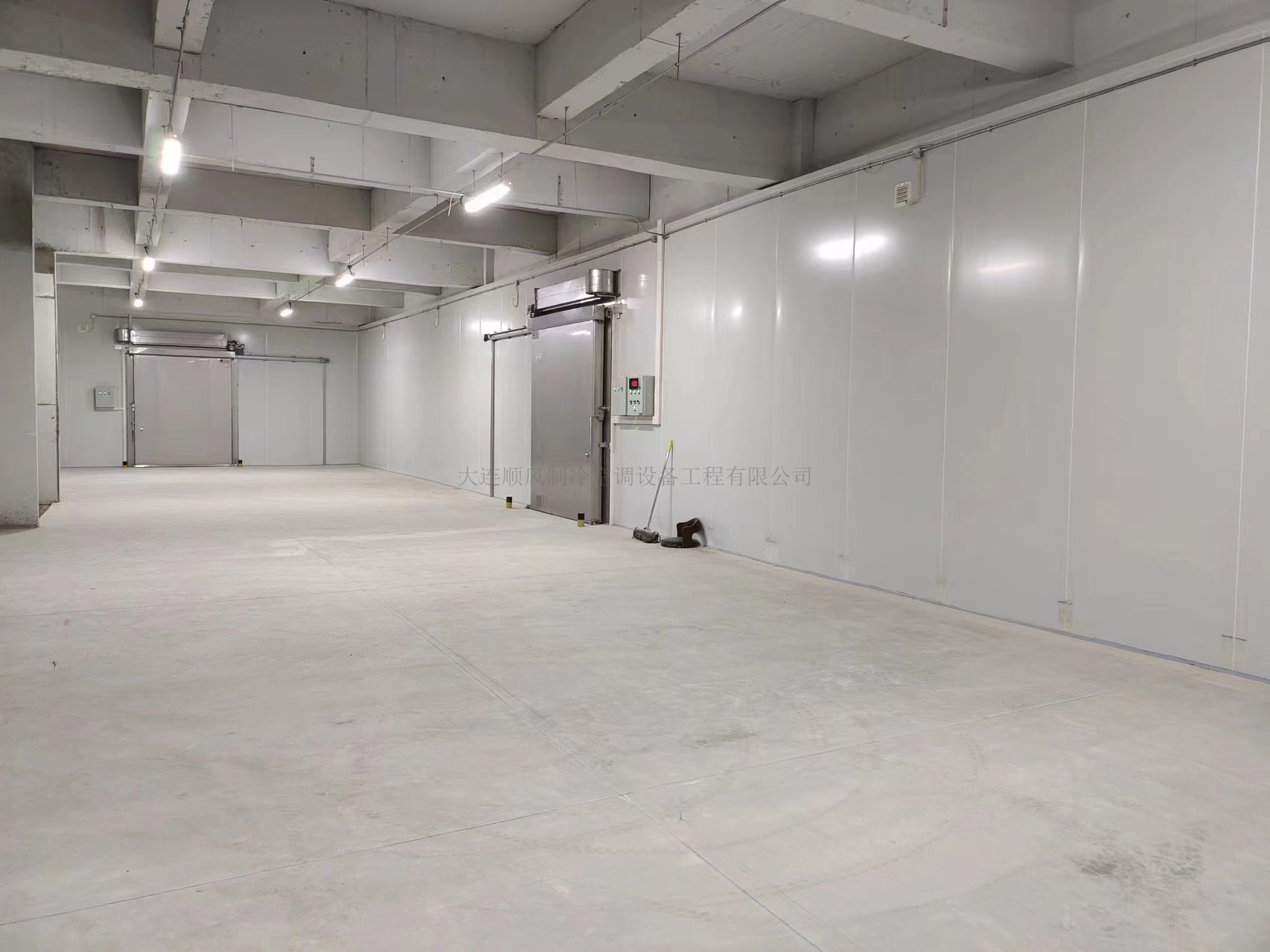 大(dà)連東方置業(yè)集團金(jīn)三角市場(chǎng)冷(lěng)庫